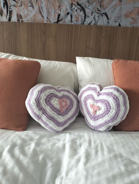 crochet pillows, crochet home decor, cute home decor ideas, matching couple ideas, couple gift ideas, matching pillows, best friend gift ideas Crochet Gifts For Couples, Couple Crochet Gifts, Matching Crochet Ideas For Couples, Matching Crochet Ideas For Friends, Crochet Bf Gift, Crochet Gifts For Bf, Couple Crochet Ideas, Matching Couple Ideas, Crochet Gift Ideas For Boyfriend