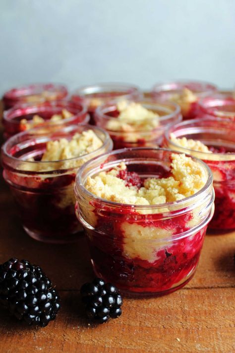 Individual Blackberry Cobbler, Mini Cobbler Recipes, Wedding Cobbler, Mini Cobbler, Lemon Texas Sheet Cake, Camping Dessert Ideas, Reception Treats, Blackberry Recipes Easy, Purple Foods