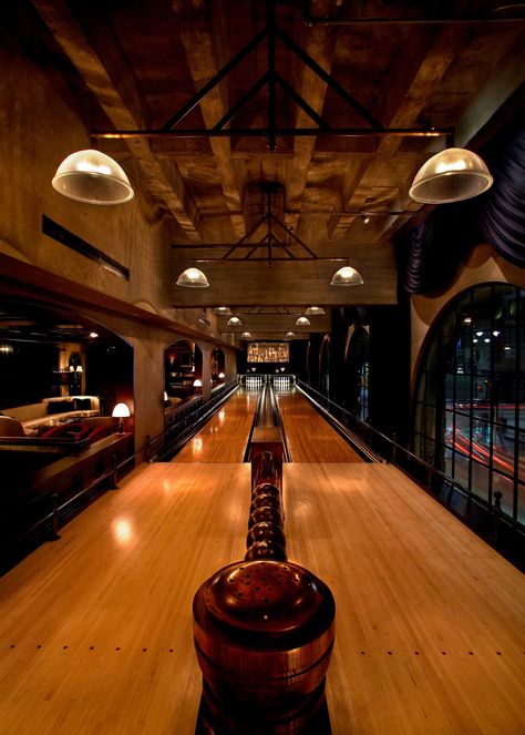 Home Bowling Alley, Inspirational Architecture, Roosevelt Hotel, Recreational Room, Bowling Alley, Trik Fotografi, Entertainment Room, Spare Room, Higher Design