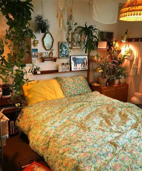 Windowless Apartment Ideas, Relaxing Maximalist Bedroom, Flower Fairy Lights Bedroom, Room Makeover Inspiration Minimalist, Comfy Maximalist Bedroom, Light Whimsigothic Bedroom, Witchy Cottagecore Bedroom, Colorful Earthy Bedroom, Earthy Cottage Core Bedroom