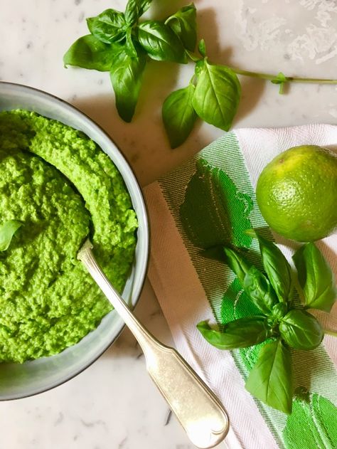 Basil Pea Purée doesn't require much time or effort. It's a perfect side recipe when you're short in time and want to make something good at home. Gluten-free and lactose-free recipe. Bologna Food, Pea Puree, Lactose Free Recipes, Pureed Food Recipes, Idee Pasto Sano, Side Recipes, Lactose Free, In A Hurry, Tortellini