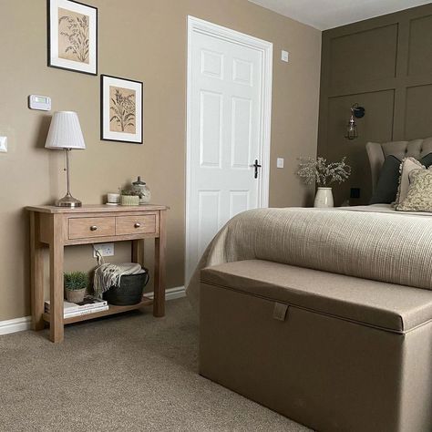 London Stone Farrow And Ball, Stone Paint Color, Neutral Living Room Paint Color, Stone Colour Paint, Neutral Living Room Paint, Farrow And Ball Bedroom, Farrow And Ball Living Room, London Stone, Taupe Bedroom