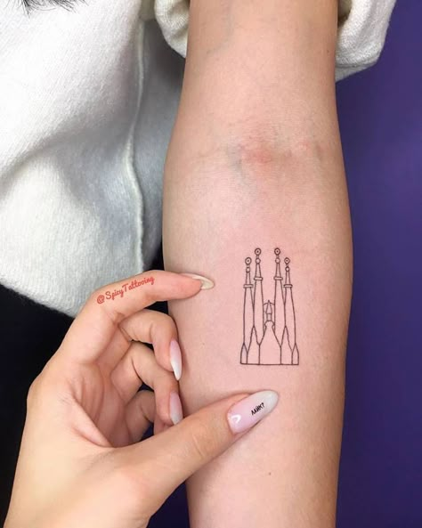 Sagrada Familia Spain Tattoo, Spanish Tattoos, Barcelona Tattoo, Barcelona Architecture, City Tattoo, Inner Forearm, Spain Barcelona, Spanish Culture, Minimalist Line Art