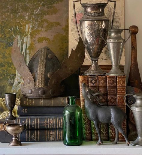 Dark Academia Shelf, Intentional Clutter, Vintage Booth Display, Vintage Booth, Antique Booth Displays, Antique Booth Ideas, Vintage Brass Decor, Antique Booth, Dark Academia Decor