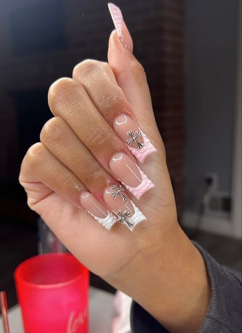 crocodile print design nails pink and white Acrylic Cross Nails, White Or Pink Nail Ideas, White Cross Acrylic Nails, Different Pink Acrylic Nails, Pink Nd White Acrylic Nails, Short Nails Cross Design, Chrome Heart Charm Nails, Pink Nails Ideas Black Women, Light Pink Nails With Design Short