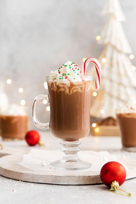 Christmas Hot Chocolate - Texanerin Baking Hot Cocoa Photography, Hot Chocolate Photoshoot, Hot Chocolate Photography, Paleo Hot Cocoa, Christmas Smoothie, Candy Cane Hot Chocolate, Christmas Smoothies, Cold Chocolate, Hot Chocolate Christmas