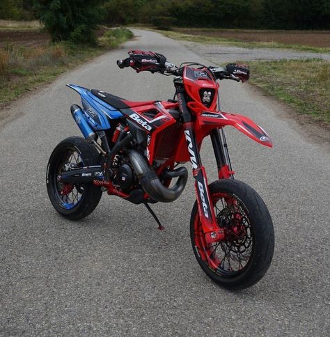 Beta 50cc, Supermoto Wallpaper, Supermoto 125, Ktm 125cc, Cross Moto, Supermoto Wheels, Supermoto Bikes, 125cc Dirt Bike, Custom Dirt Bike