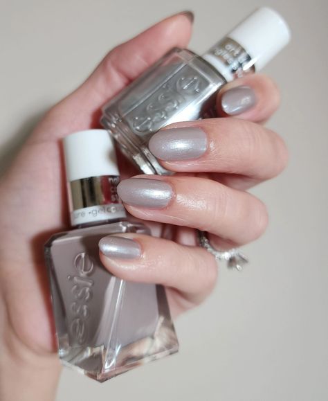 fall neutrals with a chrome finish I'm convinced essie's cosmic chrome will look good over any color-linked in bio @essie cosmic chrome over tassel free, topped with speed setter top coat*pr #giftedbyessie Chrome fall nails nail inspo for diy nail girlies diy nails diy manicure at home nail inspo for your nail tech essie nail polish neutral aesthetic neutral fall nails natural nails short nails chrome finish easy chrome #diynails #falltrends #fallaesthetic #neutralnails Essie Nail Polish Neutral, Fall Nails Natural, Short Nails Chrome, Chrome Fall Nails, Neutral Fall Nails, Nail Polish Neutral, Natural Nails Short, Diy Manicure At Home, Nails Chrome