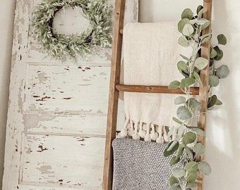 Wooden Blanket Ladder, Old Ladder, Vintage Ladder, Dream Farm, Blanket Ladder, Beautiful Farmhouse, Shabby Chic Bedrooms, Vintage Bedroom, Fireplace Makeover