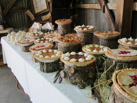 Wedding Pie Bar, Pie Bar Wedding, Buffet Dessert, Wedding Pie, Lauren Elizabeth, Wedding Cake Alternatives, Sweet Bar, Food Stations, Pie Bar