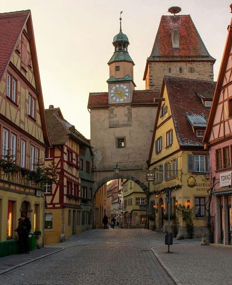 Rothenburg Germany, Medieval Aesthetics, German Houses, German Architecture, Vis Dev, Rothenburg Ob Der Tauber, Building Aesthetic, Old Street, Medieval Town