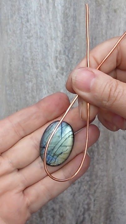 Wire Stone Necklace, Wire Wrap Stone Tutorial, Wire Wrapped Pendant Diy, How To Wrap Rocks With Wire, Simple Wire Wrapped Pendant Tutorial, Wire Jewelry Tutorial Step By Step Free, Wire Wrapped Stone Pendant, Wire Wrapped Tutorial, How To Wire Wrap Stones