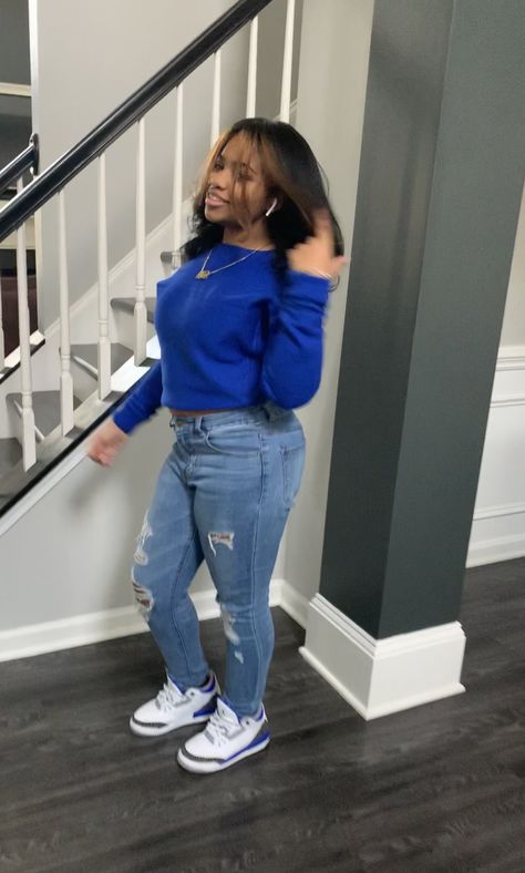 Jordan Outfits Ideas, Navy Blue 3s Outfit, Dark Blue Dunks Outfit, Midnight Navy 3s Outfit, Jordan Outfit Black Women, Baddie Fits For School, Blue Jordans Outfit, Winter School Outfits, Outfits With Jordan 1s