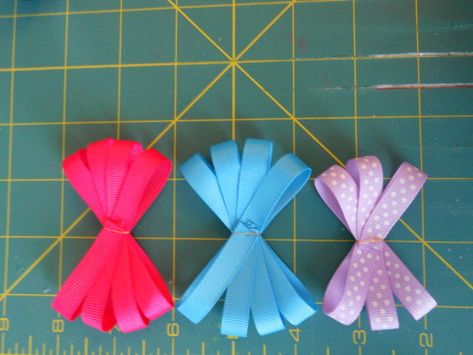 DSCN4349 Loopy Hair Bows Diy, Hair Bows Ribbon, Hair Bow Instructions, Hair Bows Diy Ribbon, Loopy Bow, Twine Crafts, Girls Hair Bows Diy, Bows Ribbon, Ribbon Craft