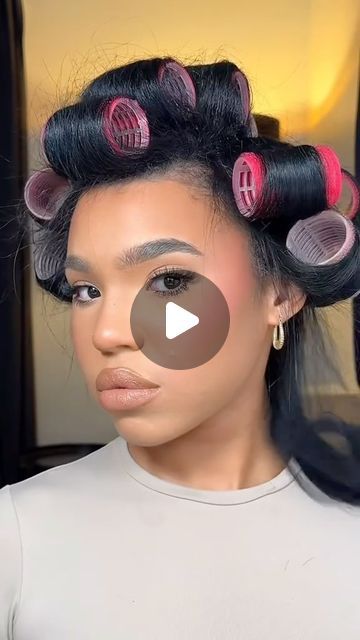 VoiceOfHair ®️ on Instagram: "Nothing but body😍⁣
⁣
Gorgeous volume on this silk press on @kammmmmi_❤️ The velcro rollers help set the curls as they cool so that they last longer👌🏾⁣
⁣
Would you try this?✨ #voiceofhair ⁣
⁣
#silkpress #rollerset #silkyhair #velcrorollers #silkycurls#healthyhairgoals #silkpressseason" Long Hair Curls Styles, Flexi Rods On Silk Press, Bouncy Curls Black Women, Big Curls Black Women, Silk Press With Body Curls, Silk Press With Curls, Curls Black Women, Roller Curls, Velcro Rollers