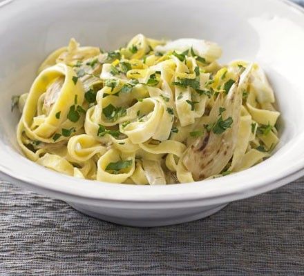 Pasta Recipes Linguine, Bacon Mushroom Pasta, Creme Fraiche Recipes, Fennel Recipes, Yummy Pasta, Fun Dinner, Bacon Stuffed Mushrooms, Pepper Pasta, Leftover Turkey Recipes