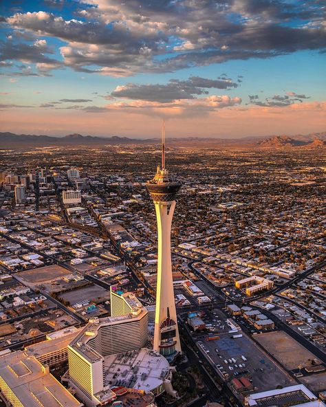 FlyNYON Vegas (@flynyonvegas) • Instagram photos and videos Stratosphere Tower, Stratosphere Las Vegas, Vegas Instagram, Vegas Photos, Las Vegas Vacation, Las Vegas Photos, Fancy Restaurants, Usa Trip, Vegas Vacation