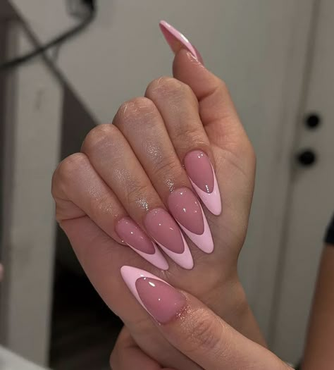 Sabrina Nails, Almond Acrylic Nails Designs, Almond Nails Pink, Pink Tip Nails, Pink French Nails, Acrylic Toe Nails, Almond Acrylic, Light Pink Nails, Ideas Uñas