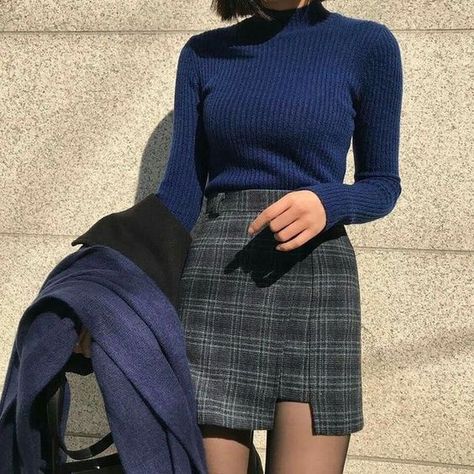 Rok Outfit, Academia Outfits, Korean Fashion Outfits, Korean Fashion Trends, A Skirt, Moda Vintage, Plaid Skirt, 가을 패션, Ravenclaw