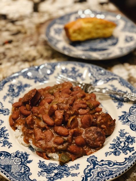 Southern Style Grits, Louisiana Dishes, Red Beans Rice, Creole Cooking, Chicken Chunks, Red Beans And Rice, Seafood Gumbo, Cajun Food, Southern Fashion