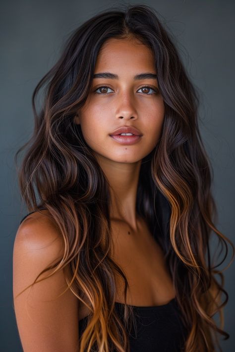 Summer Brown Hair, Brown Hair Dark Skin, Sunkissed Hair Brunette, Rambut Brunette, Hair Colorful, Brown Hair Inspo, Dark Hair With Highlights, Brown Hair Balayage, Highlights Brown Hair