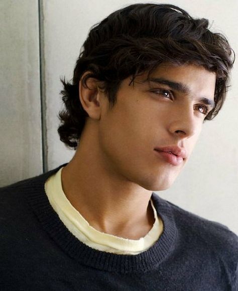 White Guy Haircuts, Spanish Hairstyles, Darkest Minds, Mexican Models, Hispanic Men, Marlon Teixeira, Latino Men, Cool Mens Haircuts, Boys Haircuts