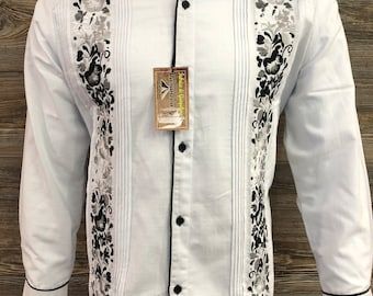 Guayabera Wedding, Traditional Mexican Shirts, Wedding Dress Shirt, Wedding Fiesta, Merida Yucatan Mexico, Wedding Shirt, Mexican Shirts, Fiesta Tropical, Guayabera Shirt