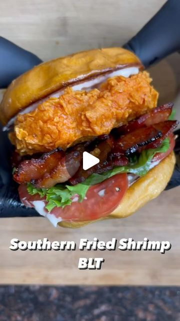 🥘 YOUR DAILY DOSE OF RECIPES 🍳 on Instagram: "I promise y’all I just tried to eat my phone!! 🤩🍤❤️ Fried shrimp BLT is definitely a win!! 🙏🏾🔥 TAG A FRIEND! 👀❤️ 🎥 by @bleukitchen! . Check out @instarecipe_lover for more! 😍🔥" Fried Shrimp Blt Sandwich, Fried Shrimp Burger, Fried Shrimp Dinner Ideas, Shrimp Blt Sandwich, Fried Shrimp Sandwich, Fried Shrimp Batter, Fried Fish Sandwich, Blt Burger, Shrimp Batter