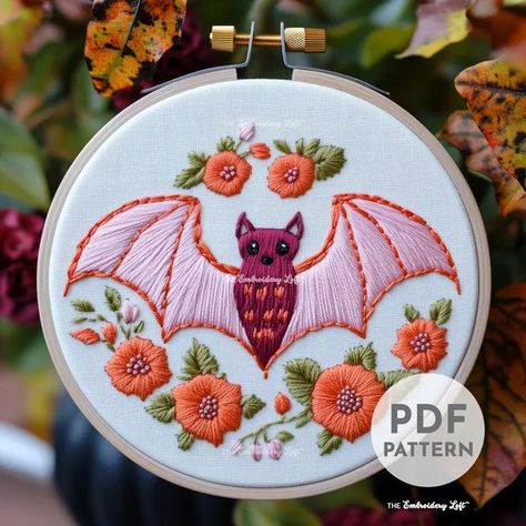 TheEmbroideryLoftCo - Etsy Canada Bat Embroidery, Spooky Embroidery, Pattern Reference, Stamped Cross Stitch, Halloween Embroidery, Halloween Pattern, Hand Embroidery Pattern, Needlepoint Kits, Embroidery Kit