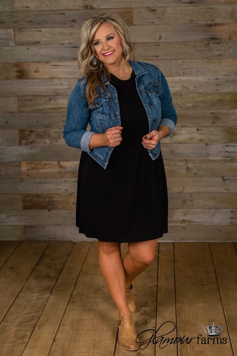 GF FAV look: black dress with a denim jacket :) 20 Outfits, Denim Jacket With Dress, 60 Fashion, Men Summer, Outfits Men, Curvy Outfits, Fashion Over 50, Looks Style, Preppy Outfits