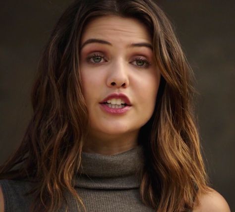 Davina Claire Hair, Claire Hair, Davina Claire, Danielle Campbell, Dark Brown Hair Color, Hair Wear, Dark Wear, The Vampire Diaries, Hair Color Dark