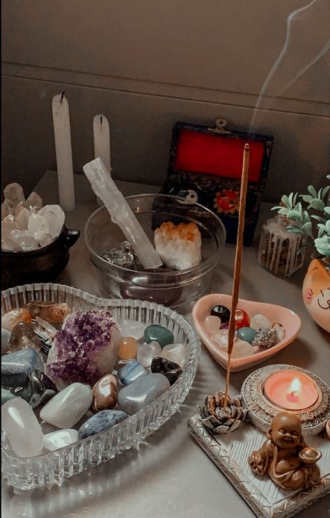 Crystal Room Decor, Spiritual Room, Witch Room, Crystal Room, Bottle House, Meditation Corner, Crystal Vibes, Crystal Aesthetic, Find Balance