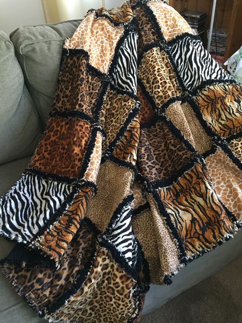 Leopard Quilt, Masculine Quilts, Quirky Quilts, Animal Print Quilt, Wildlife Quilts, Animal Print Bedding, Fluffy Things, Chenille Quilt, African Leopard