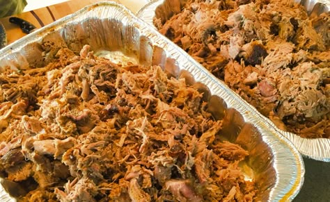 The Best Pulled Pork Sandwiches for a Crowd | Aloha Dreams Pulled Pork Slider Bar Ideas, Easy Bbq For A Crowd, Pulled Pork For A Crowd, Bbq Ideas For A Crowd, Easy Bbq Party Food For A Crowd, Pulled Pork For A Crowd Parties, Pulled Pork For 50 People, Pulled Pork For Large Crowd, Pulled Chicken For A Large Crowd