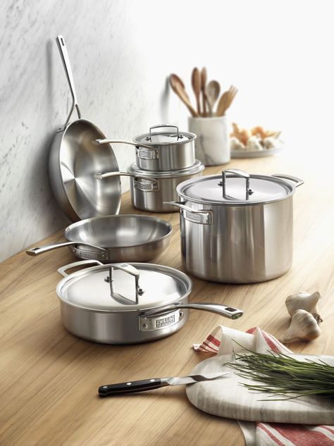 Cookware Set Best, Cookware Design, Slow Cooker Baking, Photography Reference, Kitchen Photography, Cookware Set Stainless Steel, Stock Pots, Sheet Cake Pan, Pots And Pans Sets