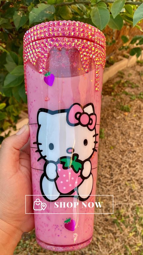 Hello Kitty Snow Globe Tumbler, Hello Kitty Epoxy Tumbler, Sanrio Tumbler Cups, Hello Kitty Snowglobe Tumbler, Kuromi Tumbler Cup, Hello Kitty Tumbler Ideas, Hello Kitty Tumbler Cups, Custom Starbucks Cup Tumblers, Cricut Snowglobe