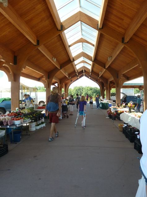 Farmers Market in Phoenix Park, Eau Claire, Wisconsin Farmers Market Design Ideas, Covered Market Architecture, Modern Farmers Market, Public Market Architecture, Farmers Market Architecture, Public Market Design, Outdoor Market Design, Farmers Market Design, Covered Pavilion