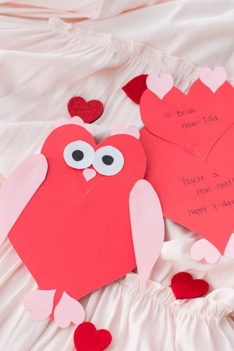 Valentines Diy Kids, Valentines Theme, Valentines Day History, Easy Valentine Crafts, Heart Shaped Valentines, Holiday Kids, Diy Valentine's Day, Valentine's Day Crafts For Kids, Valentines Crafts