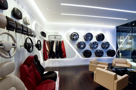 Car Accessories Shop Interior Design, Car Accessories Showroom, Car Showroom Interior Design, Motorcycle Showroom Interior, Car Dealership Design, Car Detail Shop, Automotive Showroom, Car Show Room, Car Showroom Interior