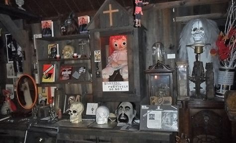 Warren Occult Museum:  Monroe, Connecticut The Annabelle Doll is on exhibit. Warren Museum, Occult Museum, Ed E Lorraine Warren, Haunted Objects, Annabelle Doll, Lorraine Warren, The Creeper, Paranormal Investigation, Ghost Hunters