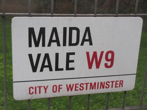 Paddington London, London Streets, Maida Vale, London Buildings, London Living, Gutter Cleaning, Cleats Football, Tube Station, Street House