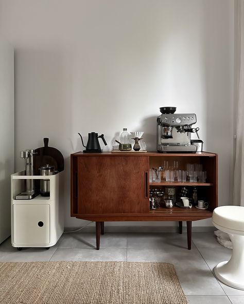 interiorstellar (@interiorstellar) on X Small Coffee Station, Coffee Bar Ideas, Bar Unit, Fancy Kitchens, Hobby House, Home Coffee Bar, Coffee Bar Home, Bar Interior, Custom Bar