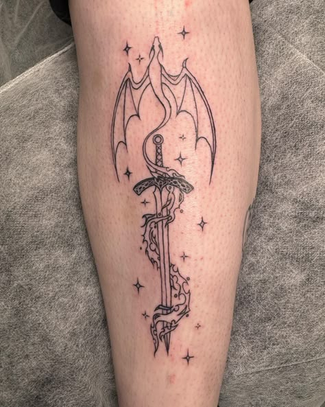 4 • this guy still needs shading but a Throne of Glass inspired tattoo for the lovely Maddie ❤️ - - - #tattoodesign #tattooapprentice #booktattoo #bookinspired #booklover #tattooapprenticeship #melbournetattoo #aussieartist Throne Of Glass Series Tattoo, Throne Of Glass Abraxos Tattoo, Throne Of Glass Tattoo Ideas Manon, Manon Blackbeak Tattoo, Aelin Galathynius Tattoo, Abraxos Tattoo, Tog Tattoo Ideas, Throne Of Glass Tattoo, Book Tattoos