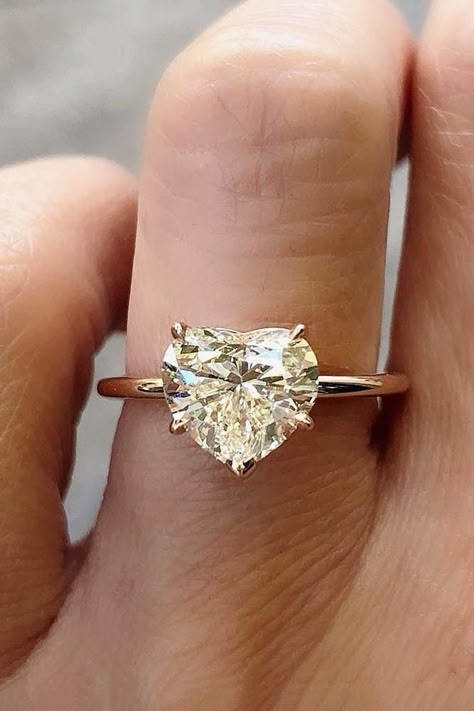 Me On Valentines Day, Carrie Underwood Hair, Pave Band Engagement Ring, French Kitchens, Heart Shaped Diamond Ring, Most Beautiful Engagement Rings, Heart Wedding Rings, Morganite Engagement Ring Set, Pink Morganite Engagement Ring