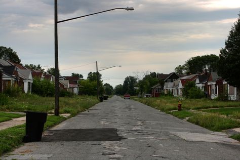 Abandoned Detroit | An example of abandoned housing stock in Detroit. Detroit Houses, Abandoned Detroit, 20 Billion, Detroit Usa, Architectural Portfolio, Abandoned City, Abandoned Town, Local Architecture, Motor City