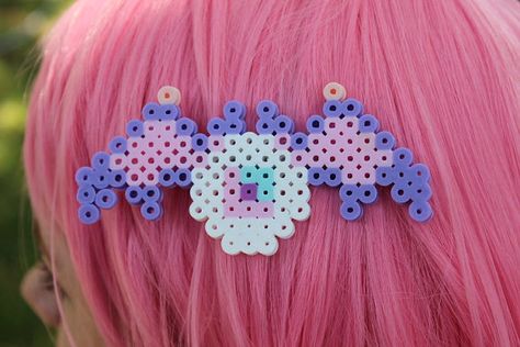 Pastel goth perler bead flying eye Perler Wall, Pastel Perler Bead Patterns, Perler Bead Kawaii, Kawaii Perler, Kawaii Perler Beads, Goth Perler Beads, Planchette Perler Beads, Kawaii Perler Bead Patterns, Monster High Perler Beads