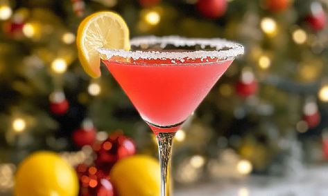 Brighten your holidays with a Christmas Lemon Drop Cosmo! A refreshing blend of lemon, cranberry, and vodka. Lemon Drop Pitcher Recipe, Cranberry Lemon Drop Martini, Cranberry And Vodka, Lemon Vodka Drinks, Christmas Martinis, Lemon Drop Drink, Christmas Cocktails Vodka, Christmas Vodka, Lemon Cranberry