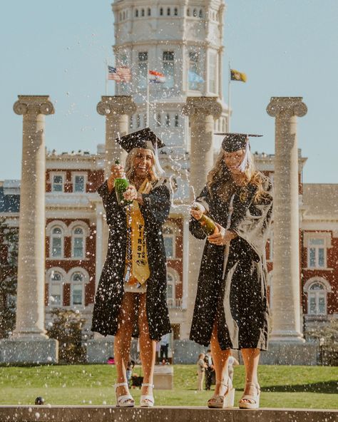 Here’s to you, @mizzou grads! 🎉🍾✨ Mizzou Aesthetic, Mizzou Dorm, College Aesthetic, Dream College, Grad Pics, Grad Photos, Graduation Pictures, College Graduation, College Life