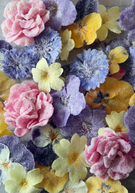 Mixed Crystallised Flowers - photo by Richard Austin Candied Flowers, Edible Flower Garden, Edible Flowers Recipes, Vegan Wedding Cake, Candy Flowers, Tea Party Food, Fine Dining Recipes, Edible Food, Tea Sandwiches