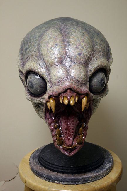 . Makeup Zombie, Horror Mask, Monster Mask, Horror Masks, Monster Face, Special Effects Makeup, Alien Creatures, Masks Art, Creature Feature